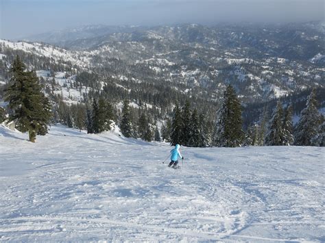 Bogus basin ski resort - The ski resort Bogus Basin is located in Idaho ( USA ). For skiing and snowboarding, there are 50 km of slopes available. 7 lifts transport the guests. The winter sports area is …